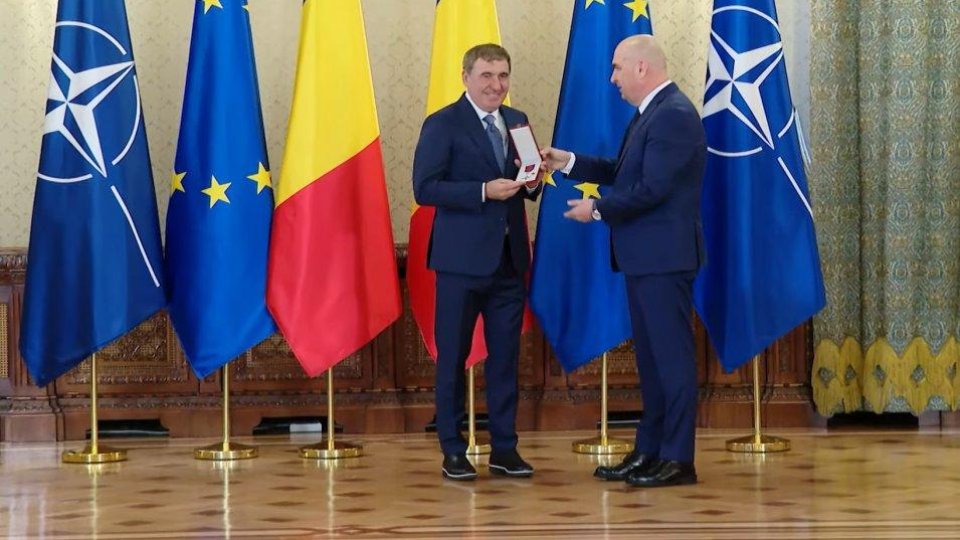 Gheorghe Hagi, decorat cu Ordinul Naţional "Steaua României" în grad de Cavaler | VIDEO