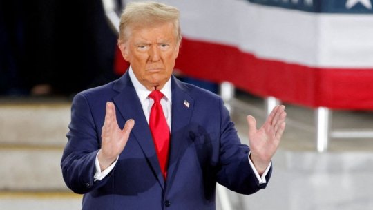 Donald Trump anunță că va discuta marți cu Vladimir Putin