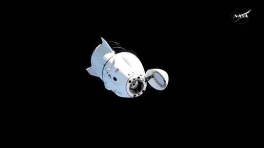 Blocați pe ISS din vara anului trecut, doi astronauți americani revin pe Terra