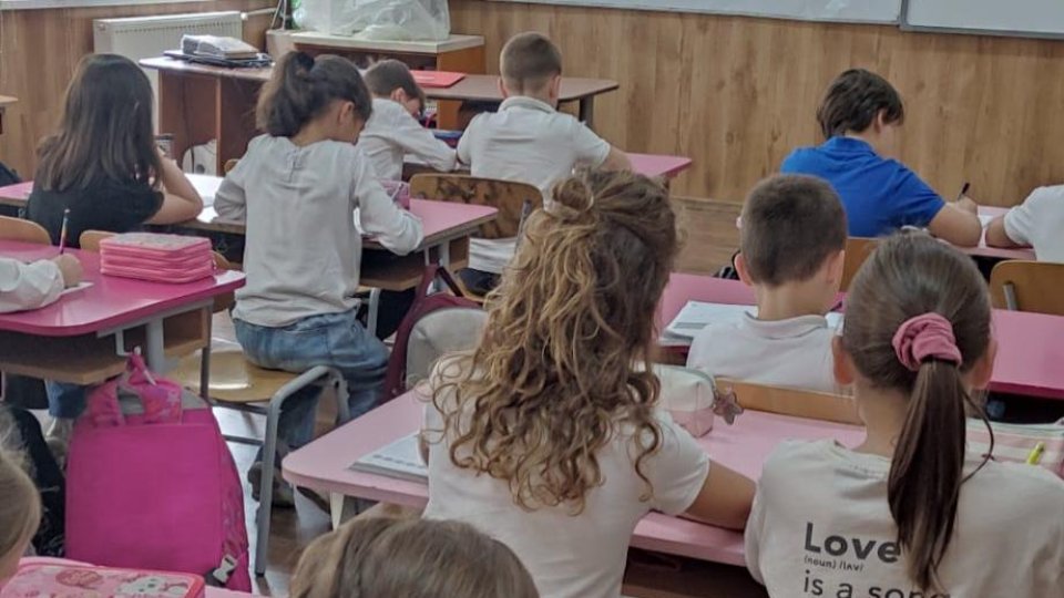 Salvați Copiii: părinții au plătit cu 45% mai mult pentru educația copiilor