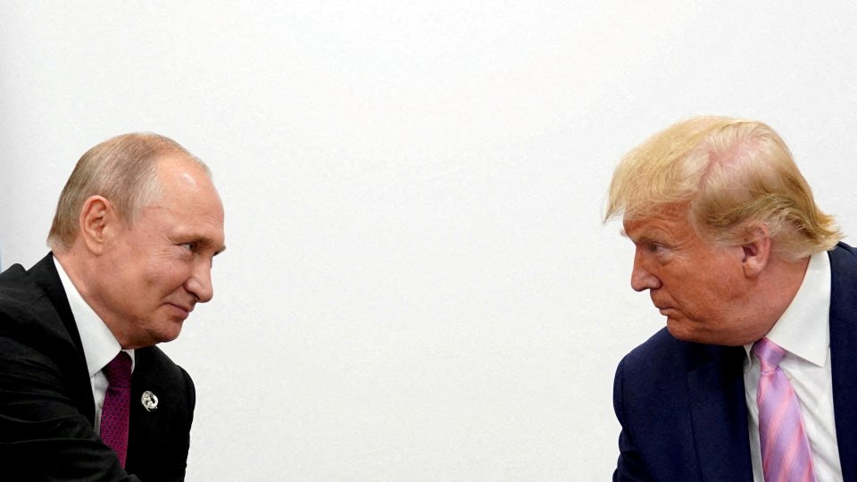 Convorbirea telefonică dintre Vladimir Putin şi Donald Trump s-a încheiat