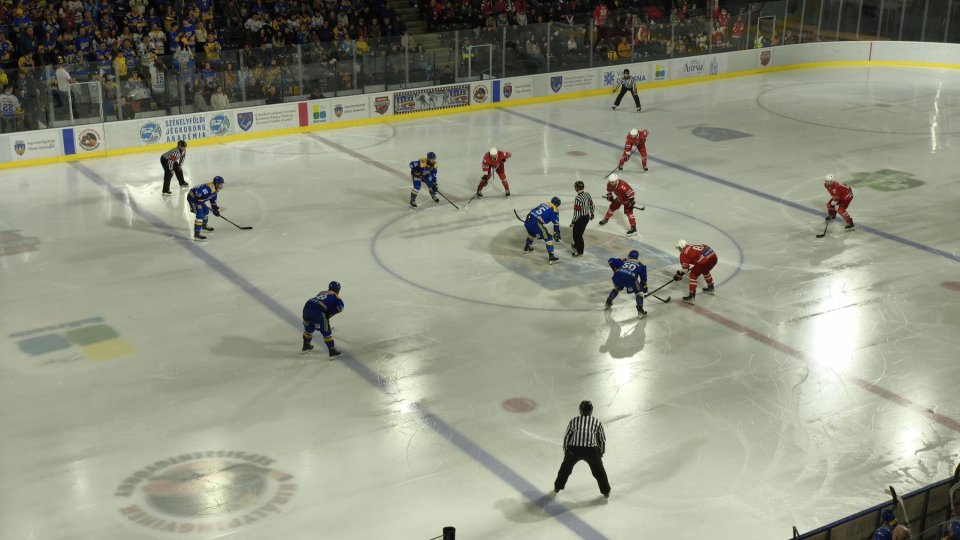 Hochei pe gheaţă: Corona e vicecampioană naţională