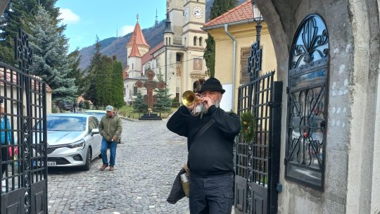 Primul obicei al Junilor Brașovului din acest an a avut loc de Buna Vestire