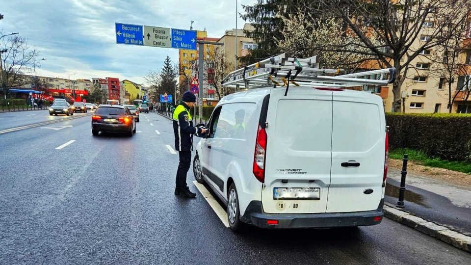 Polițiștii brașoveni, acțiune pe mai multe străzi din oraș