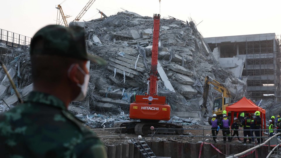 Peste 1000 de morţi în urma seismului din Myanmar