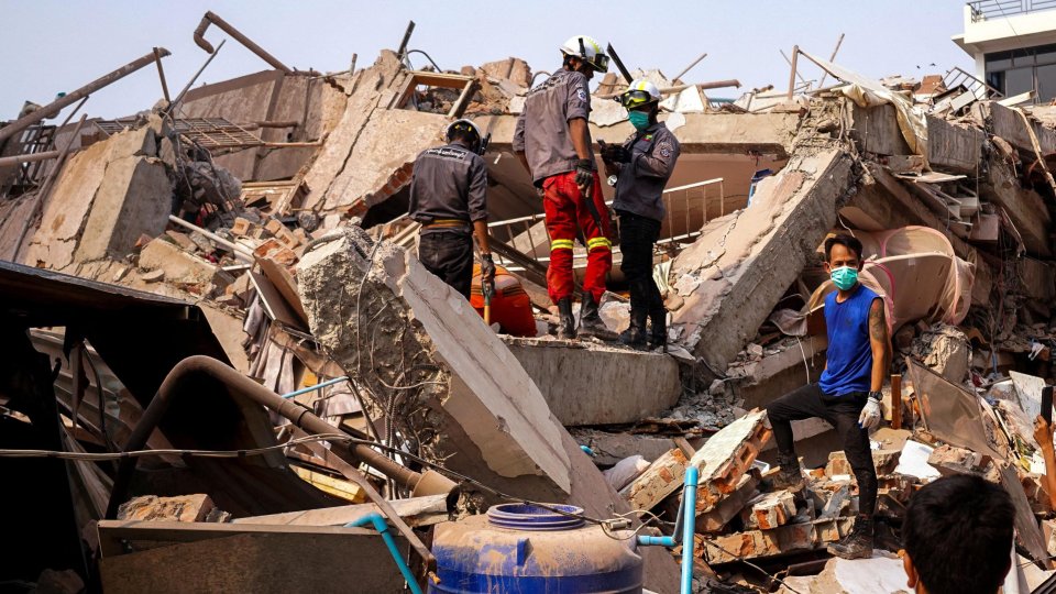 Replici seismice îngreunează operațiunile de căutare și salvare din Myanmar