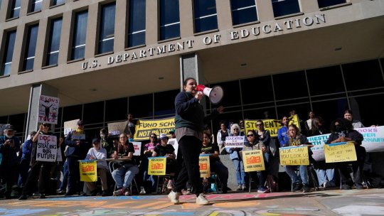 Contestații împotriva închiderii Departamentului Educației din SUA