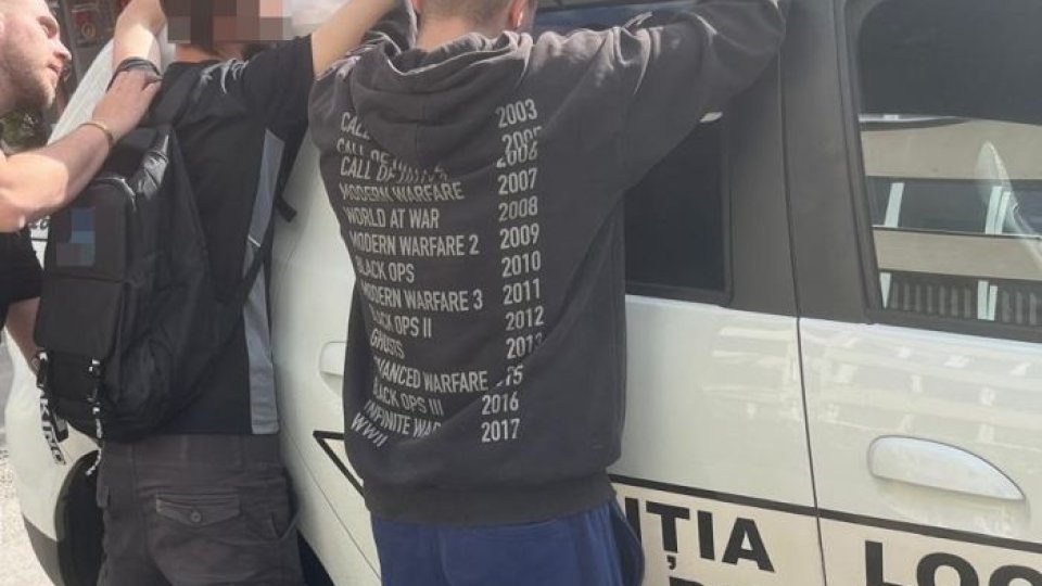 Tineri prinși de polițiștii locali cu substanțe psihoactive
