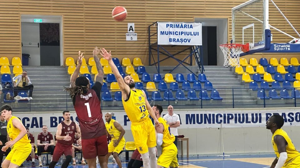 Baschet. Corona învinge pe Rapid și va întâlni pe CSO Voluntari în play-off