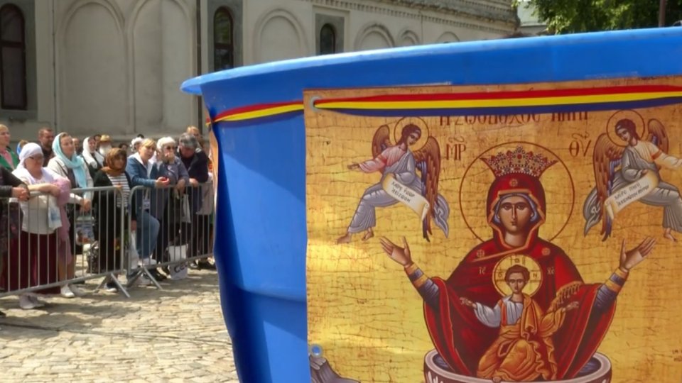 Mii de credincioși, așteptați la Mânăstirea Sâmbăta de Sus, de Izvorul Tămăduirii
