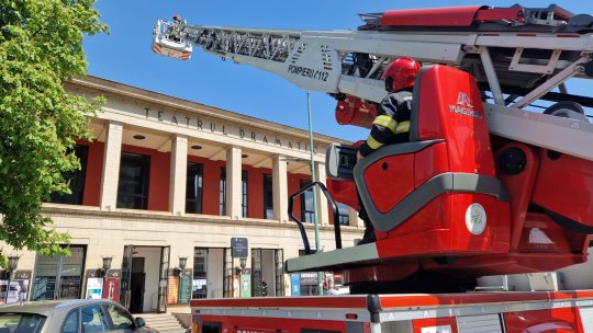 Exercițiu de simulare a unui incendiu, la Teatrul Sică Alexandrescu FOTO