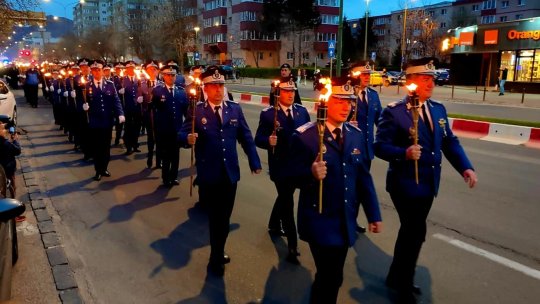 Retragere cu torțe a jandarmilor brașoveni