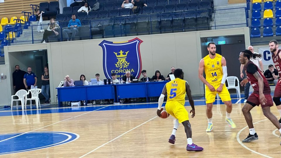 Baschet: Corona începe meciurile din play-off