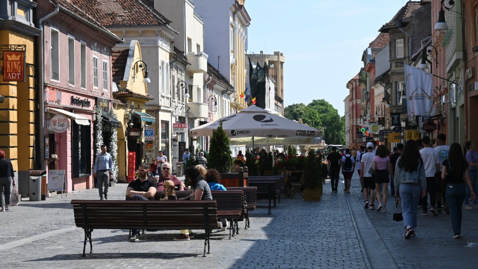 Peste 205.000 de salariaţi în Braşov