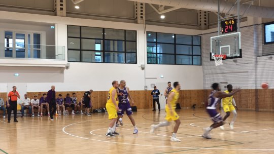 Baschet: Corona Brașov a câștigat meciul 1 cu FC Argeș Pitești
