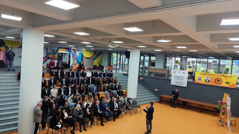 Moment festiv la Colegiul Național „Dr. Ioan Meșotă”