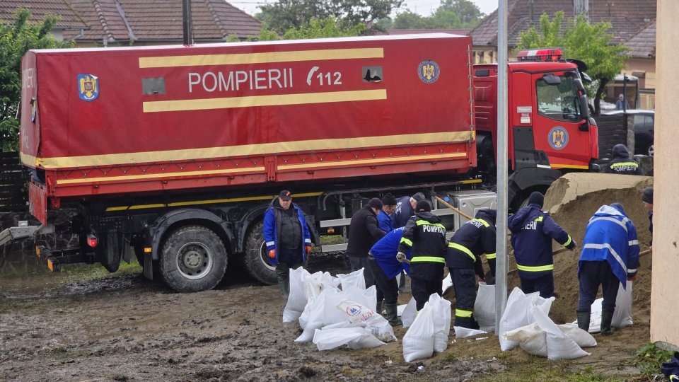 Intervenții în desfășurare în județul Brașov din cauza inundațiilor