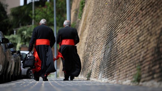 Cardinalii se vor întruni miercuri pentru a alege un nou papă