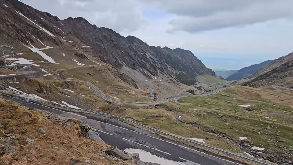 Încă puțin și se deschide Transfăgărășanul
