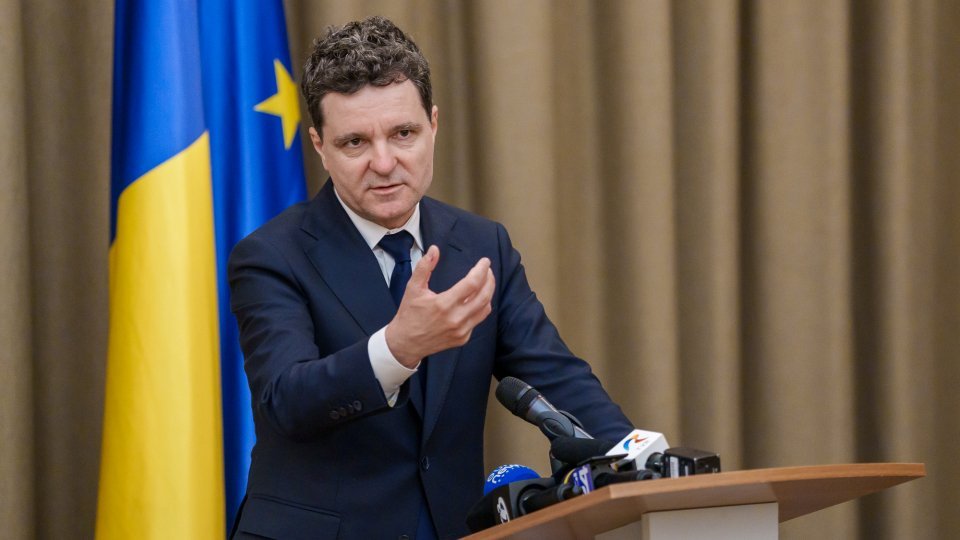 Sindicatele şi patronatele, incluse în negocierile referitoare la măsurile de reducere a deficitului bugetar