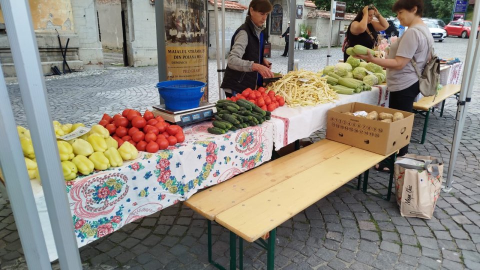 Piaţă volantă în Răcădău
