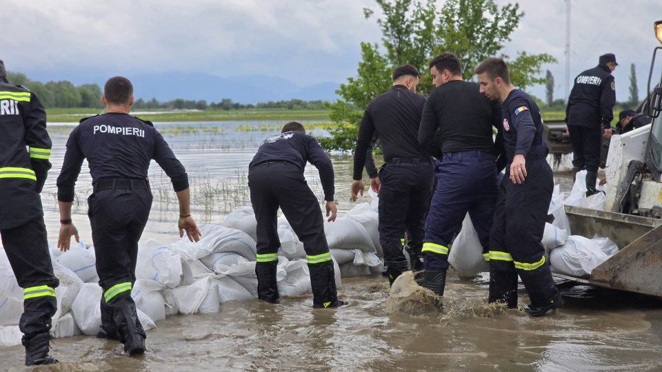 Comisii pentru evaluarea pagubelor înregistrate în urma indundațiilor