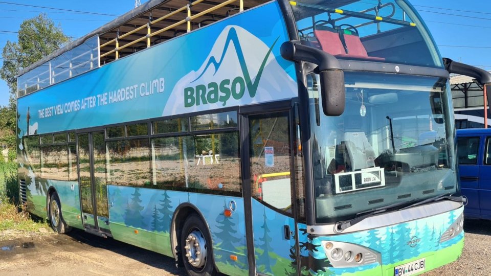 Autobuzul supraetajat, înlocuit temporar