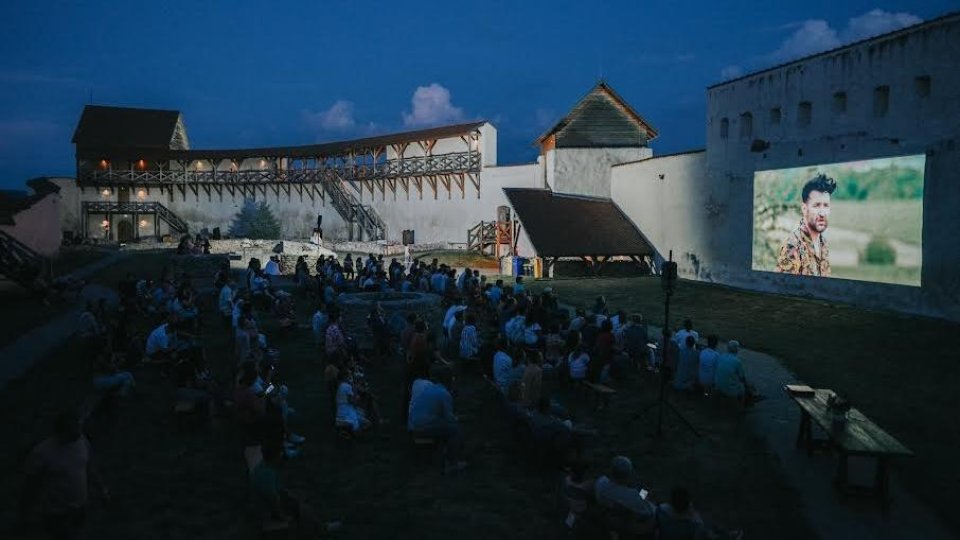 La Feldioara începe Festivalul „FilmeDar, Filme-n dar, dar şi poveste”