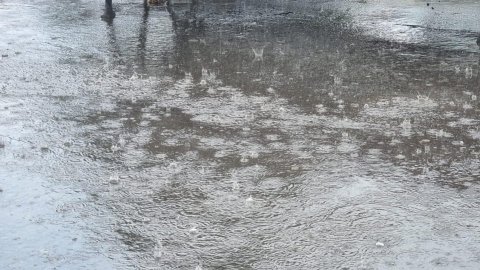 Cod portocaliu de averse în localități din județ