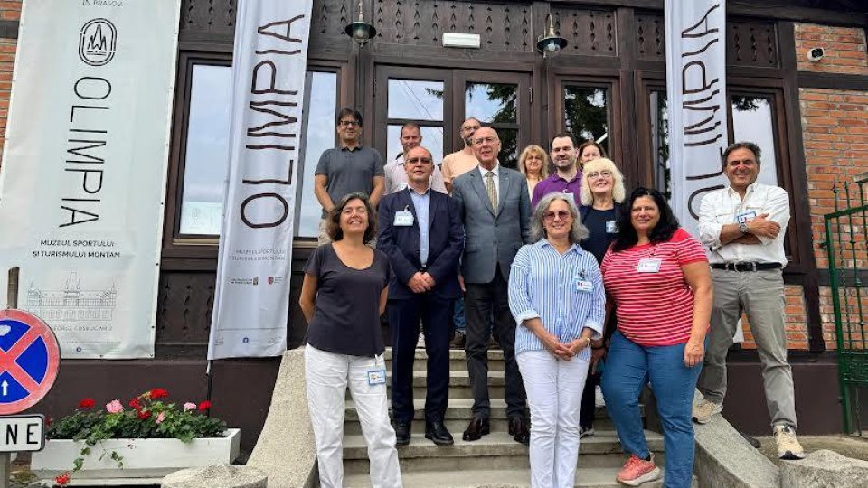 O delegație a partenerilor din proiectul „Digital skills for better public governance”, vizită de studiu la Braşov