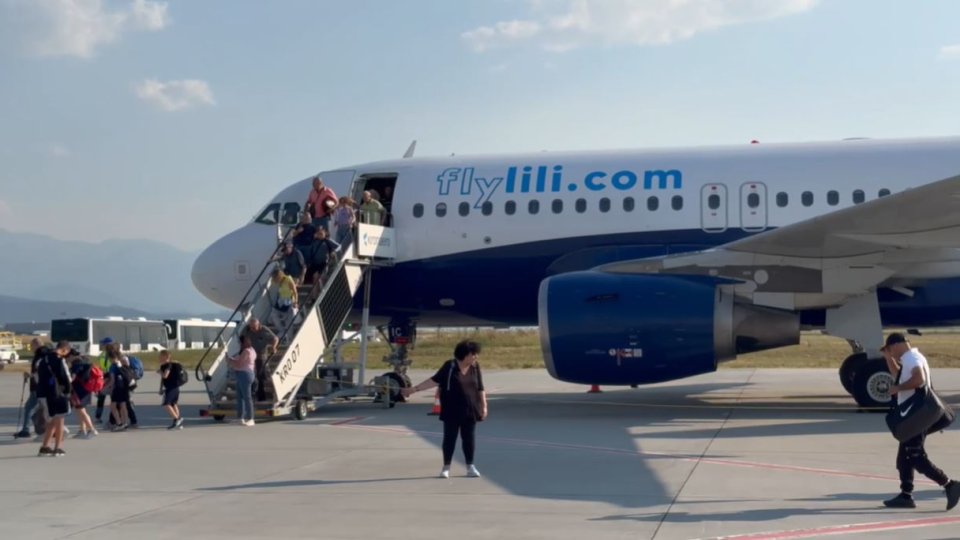 Primii 118 pasageri israelieni au sosit la Brașov