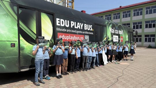 Edu Play Bus a pornit prin țară