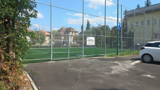 Teren de sport pentru elevii Colegiului Tehnic Transilvania