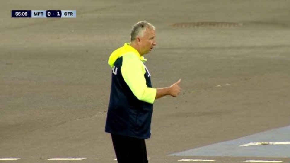 Fotbal: Dan Petrescu, suspendat și amendat de FRF