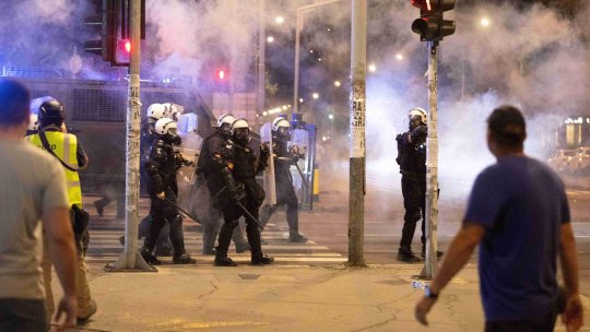 Serbia - Belgrad: Ciocniri violente între protestatari şi poliţie