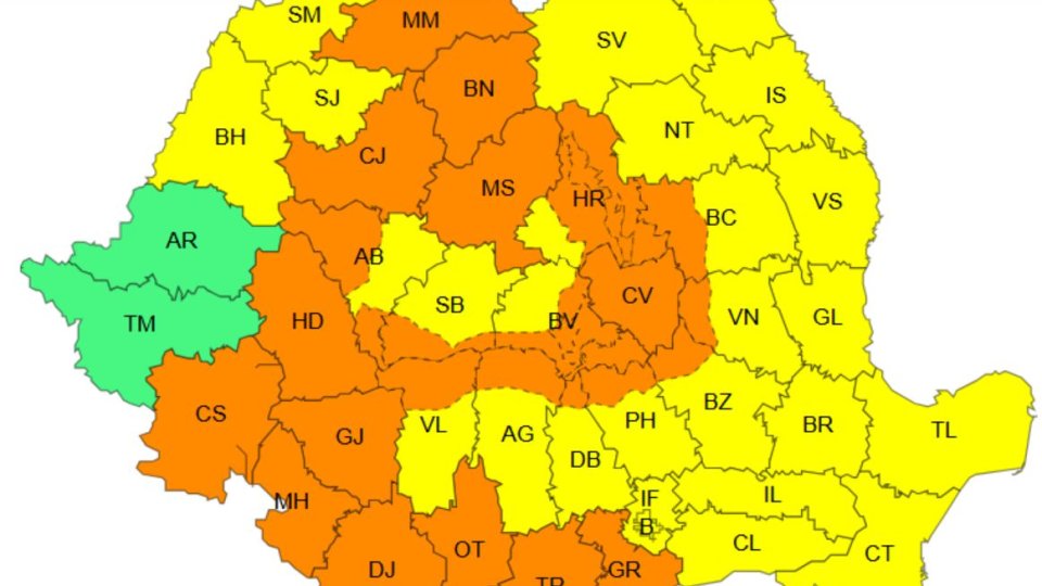 Cod portocaliu de averse și vijelii emis de ANM în 12 județe, inclusiv la Brașov