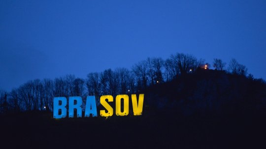 Literele de pe Tâmpa, iluminate în culorile drapelului Ucrainei