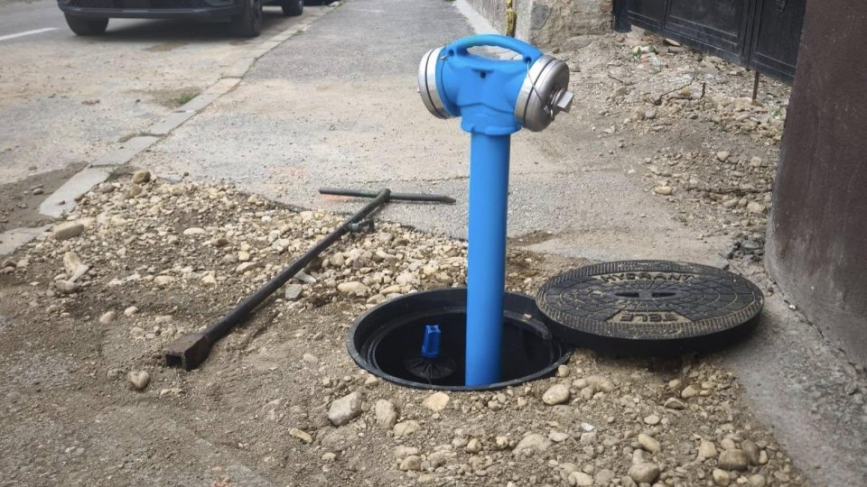 La Râșnov a început montarea de hidranți telescopici