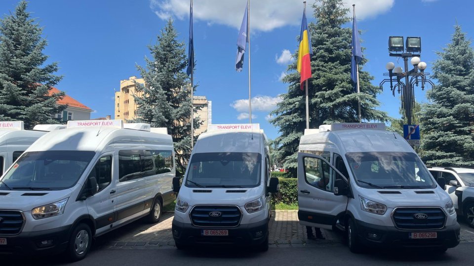 Comisia Europeană, răspuns oficial în scandalul achiziției microbuzelor școlare