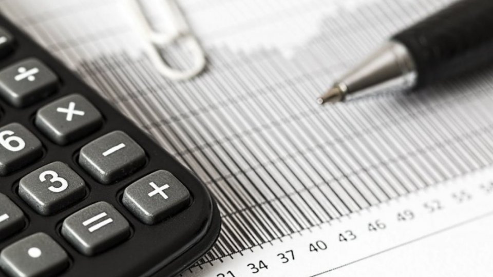 Mediul de afaceri, tot mai vulnerabil în faţa inflaţiei şi a taxelor