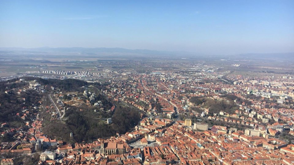 Scade excedentul balanței comerciale a județului