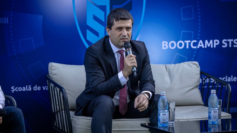 Ministerul Economiei suspendă înscrierile pentru selecţiile în companiile de stat