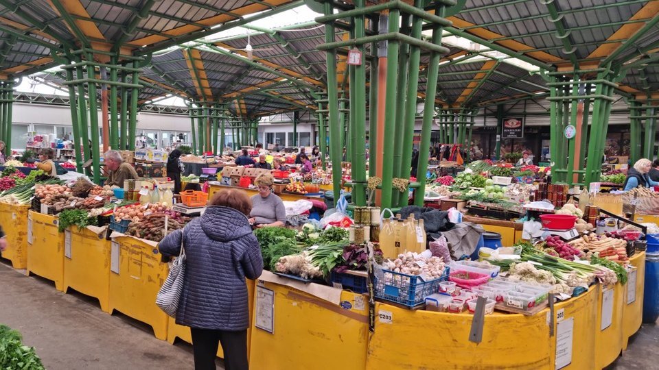 Prețurile au crescut ușor în magazine și la piață