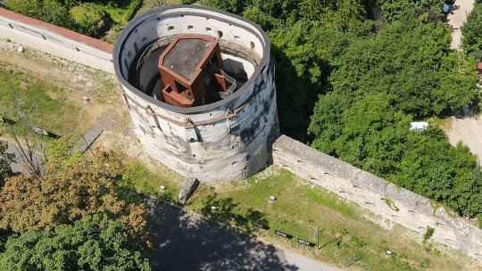 Bani nerambursabili pentru consolidarea și restaurarea Bastionului Postăvarilor