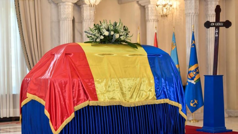 Zi de doliu naţional în memoria fostului preşedinte Ion Iliescu