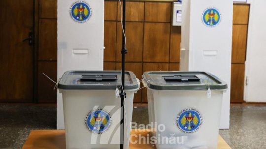 Autorităţile din Republica Moldova au reţinut 10 persoane în dosare privind coruperea unor alegători