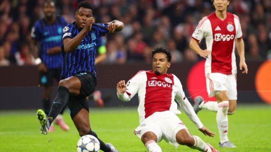 Fotbal: Interul lui Cristi Chivu, victorie la Amsterdam, în Liga Campionilor VIDEO