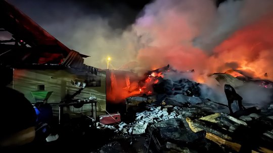 Incendiu la mai multe locuințe din localitatea Tărlungeni