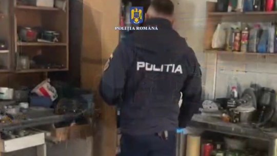 VIDEO Percheziții la service-uri auto neautorizate din Brașov. Numeroase nereguli găsite de polițiști