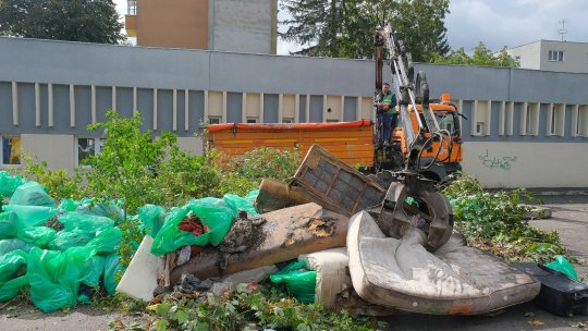 Curățenie generală în două foste parcări subterane din Centrul Civic FOTO